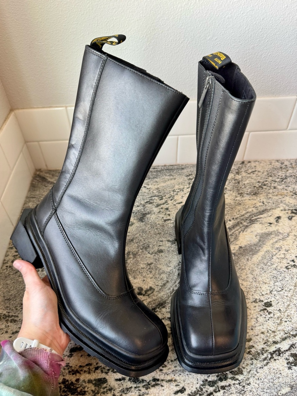 Dr. Martens Maybole Hi Leather Boots in Black Wanama Leather. L 8. EUC.